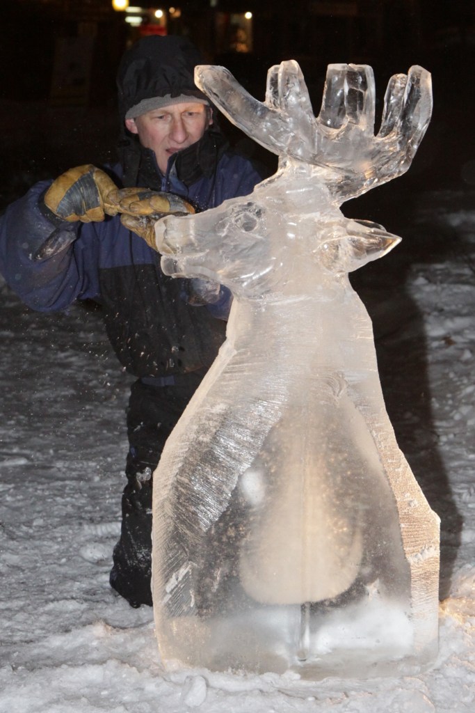 Ice sculptor Mark Bosworth